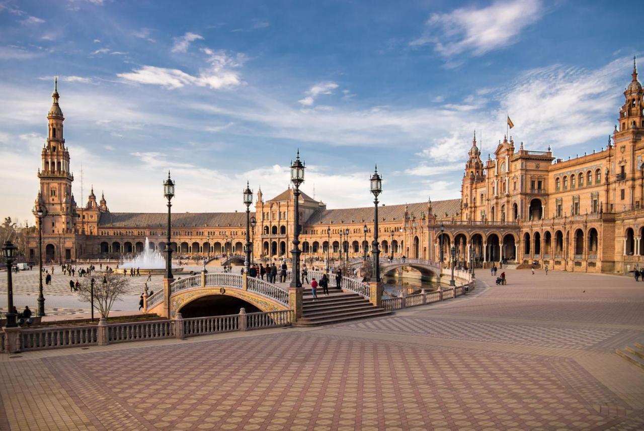 Froilan City Walls By Valcambre Sevilla Buitenkant foto