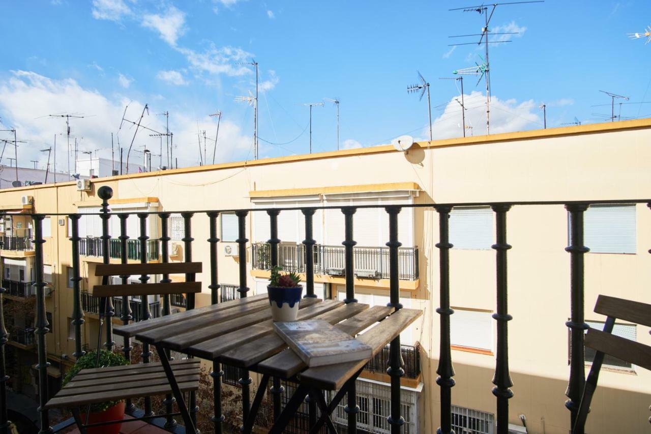 Froilan City Walls By Valcambre Sevilla Buitenkant foto