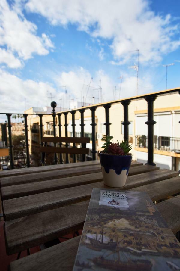Froilan City Walls By Valcambre Sevilla Buitenkant foto