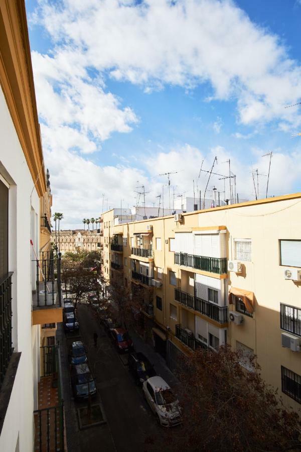 Froilan City Walls By Valcambre Sevilla Buitenkant foto
